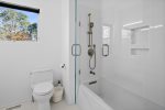 Bright & modern bathroom space